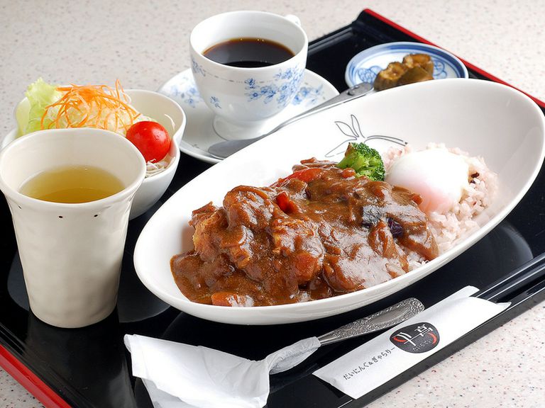 旬の野菜とトマトをじっくりと煮込んだ『トリトマカレー』