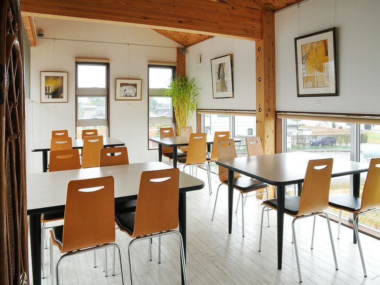 まるで画廊のような空間の店内