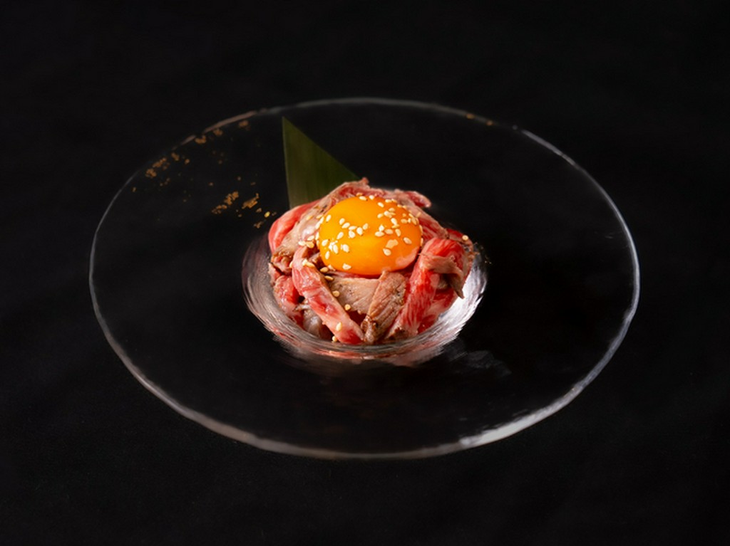 ★松阪牛極上トロ肉　炙りユッケ