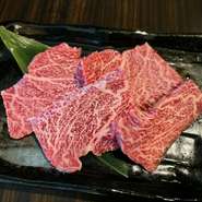 上質な肉の旨味が口の中で溢れ出す！