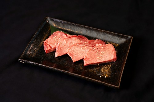 黒毛和牛厚切り牛タン