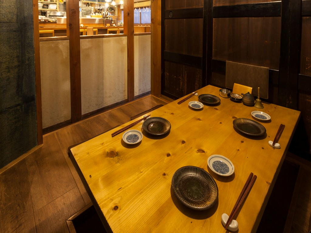 掘りごたつ式の半個室