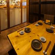 人気の半個室は掘りごたつ式。ゆったりと料理をお楽しみください。