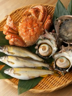 毎日、吟味して仕入れる『新鮮な魚介類』