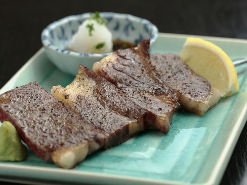 赤字覚悟の1日5本限定『島根和牛の串焼き』