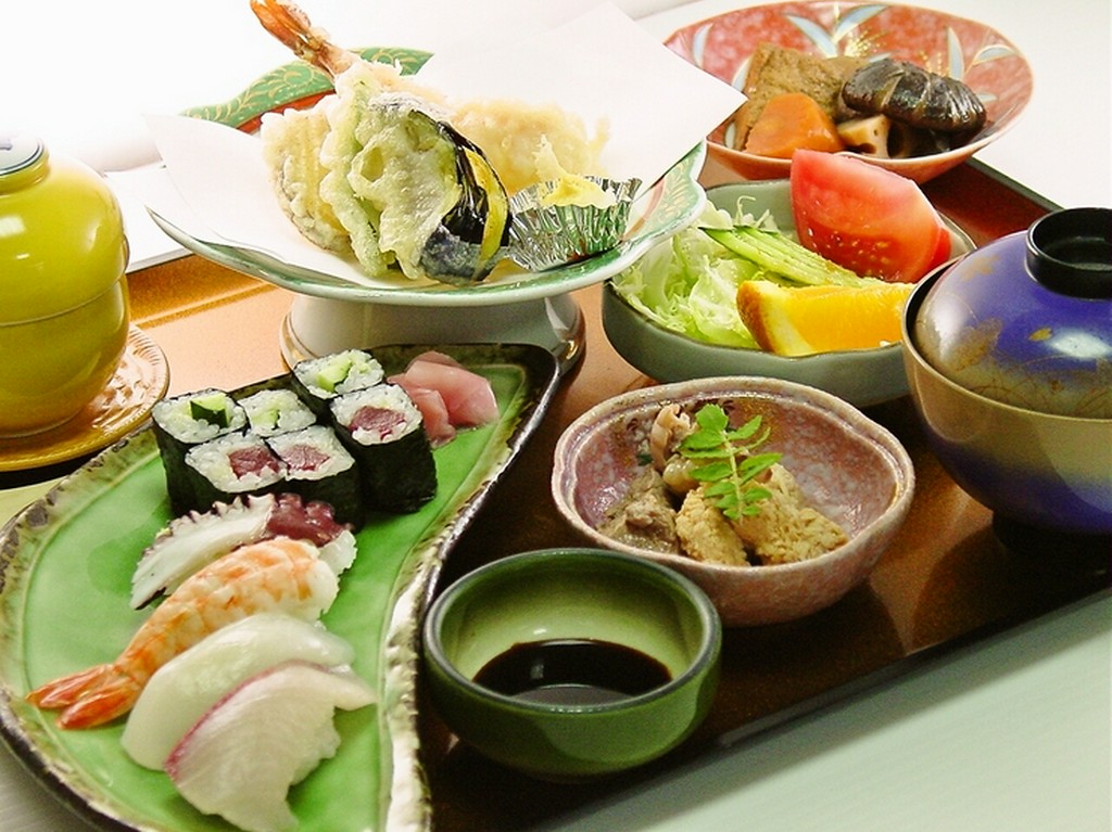 お値段以上のお得感！　『昼定食』