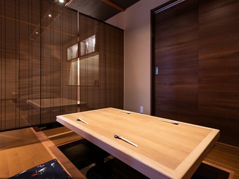 旬の食材を使い宴を盛り上げます。
金、土曜の10名様以上のご宴会では飲み放題がプレミアムにランクupもOK