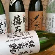 　当初は幕末時代天領で桂小五郎や高杉晋作が潜伏していたこともある蔵で造られた酒は選び抜かれた酒造　好適米と讃岐の偉人空海ゆかりの満濃水系の伏流水を使い、丹精込めて醸し上げた手作り清酒でございます。
