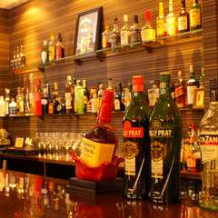 カウンター席完備　気軽にどうぞ！