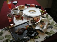 お料理全7品
メイン料理お肉 or お魚よりお好きな料理をセレクトOK！