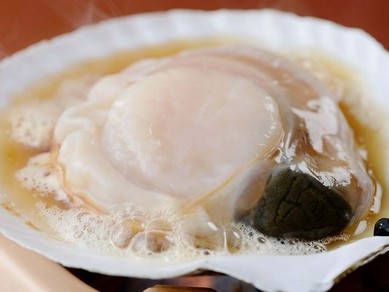 『活ホタテ焼き』 ※ほぼ通年、同一メニュー