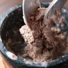 コールドストーンアイス。お好みの柔らかさまで練って召し上がれ