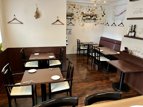 店内テーブル席