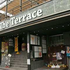 飲食店複合ビル「The　Terrace」に入ってすぐのお店です