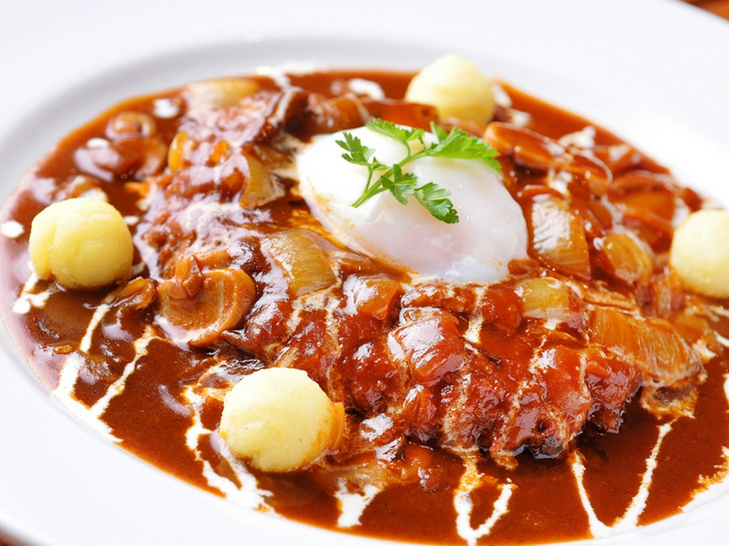 三位一体のおいしさ『ジャングルEggハンバーグ』