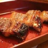 うなぎの一品料理からうな重・ひつまぶし膳などもございます。
かばやき　１人前　１８５９円
ひつまぶし膳・うな重　昼　２１７８円～
　　　　　　　　　　　夜　３８３９円～
