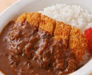 人気♪ 「京都ぽーく」のカツカレー。サラダ付

ハンバーグ・カレー 1683円  もあります
