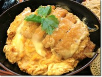 京都ポークと地鶏たまごのかつ丼
うどんかそばのセット
吸物セット 1051円  もあります