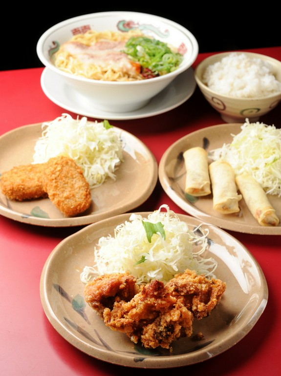 セットメニューでボリュームたっぷり、大満足