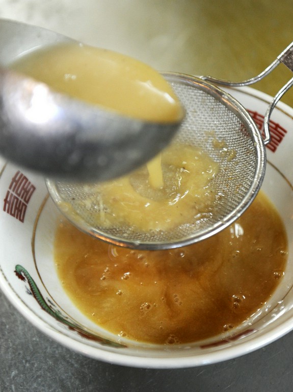 コクのあるラーメンは、こだわりのスープから