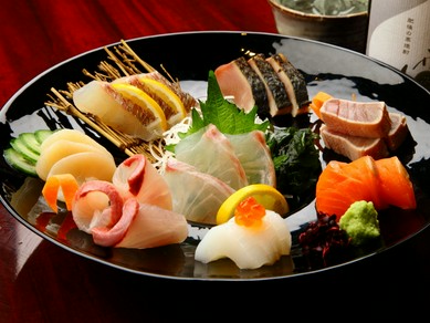 『お刺身盛合せ』(7点盛り:2480円)