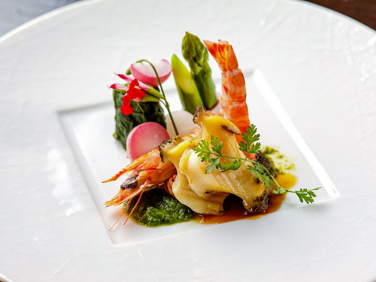 車海老、鮑のポワレ 肝ソース アスパラ 玉葱