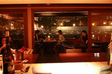 土佐堀川べりの開放感あふれる空間でお洒落なパーティーはいかがですか？