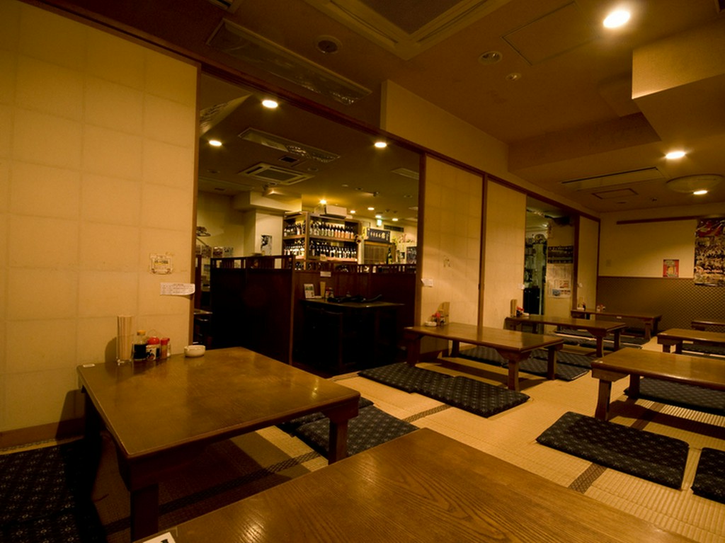 お座敷でゆっくりとくつろぎながら