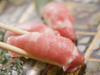 本マグロの握り