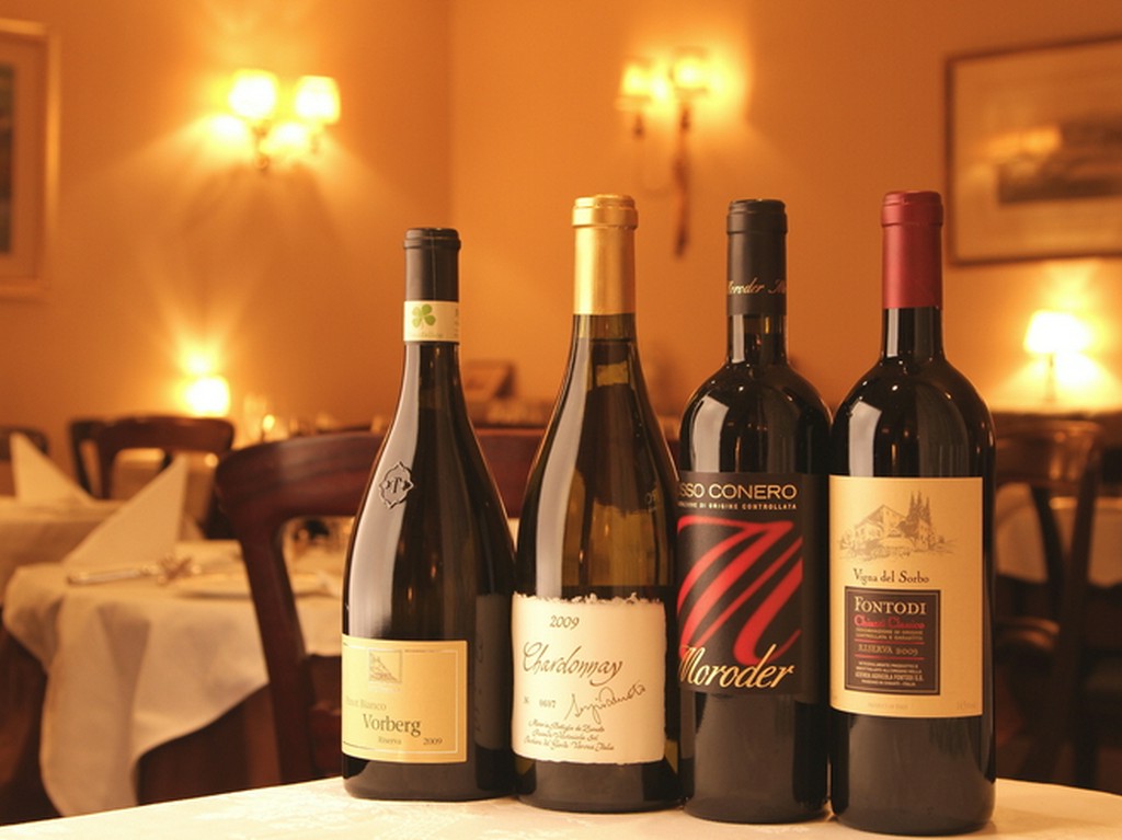 好みのワインとともに料理をおたのしみください