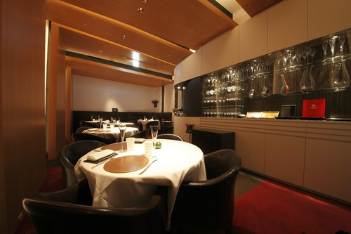 インテリアや照明など、全てにこだわった内観