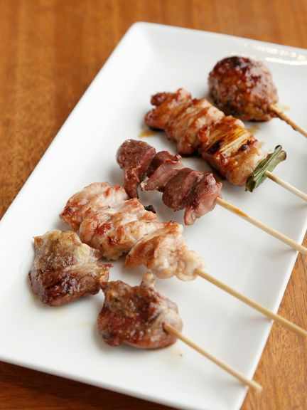 鶏の旨みが詰まった『やきとり各種』