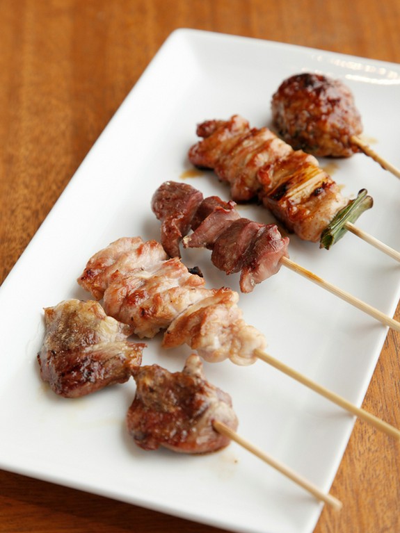 鶏の旨みが詰まった『やきとり各種』