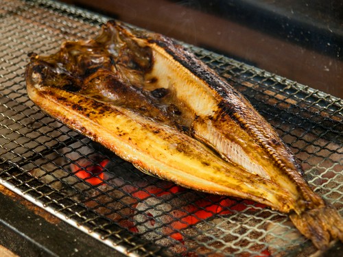炭火で焼き上げます