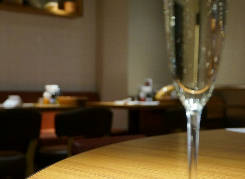 スパークリングワインで乾杯!!