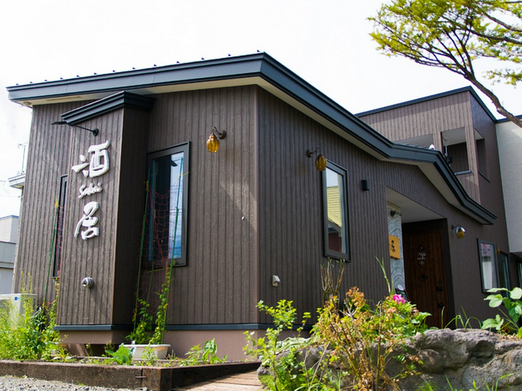 花火会場からも近く、観光がてらに立ち寄れるのが魅力的