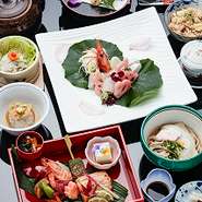 春はれんこんと竹の子の木の芽味噌和えや竹の子ご飯など
春の食材を楽しみつつ、珍しいれんこん料理も味わえます。お祝い事や大切なご家族、お友達との集いにおすすめです！