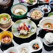 日頃のストレス解消は、やっぱり女子会ですね！！
頑張ってるあなたに今日はちょっと豪華なランチでご褒美はいかがですか？5名様以上で個室もご用意いたします