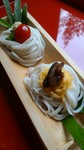 れんこんを粉末にしてうどん粉と練り合わせており
ます。細めのもちもちとした栄養満点のうどんです。
夏は冷たく、冬はあたたかくどうぞ