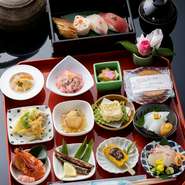 12種類の小鉢料理が目にも鮮やか
平日特別メニュ－に付き、1日限定40食
ご予約はお早めに♪

※ご飯によって価格が変わります

○白ご飯１．８７０円
○炊き込みご飯　２．０９０円
○創作にぎり寿司２．４２０円