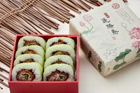 れんこんのすり身を豚肉で巻いて揚げた【蓮勝れんかつ】名前の通り縁起の良いと人気の巻き寿司です。
お持ち帰り人気NO.1商品です。
