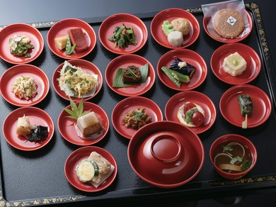 ◆圧巻豪華ランチ◆◆予約制 人気！予約殺到！モダン精進～十八願～迫力の18品の小鉢膳