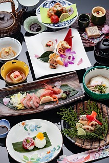 Tzi On Temple's recommended "Ren Renka" full course lotus cuisine