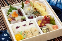 会議、接待におすすめです♪
刺身、天麩羅季節の煮物など日本料理のお弁当です