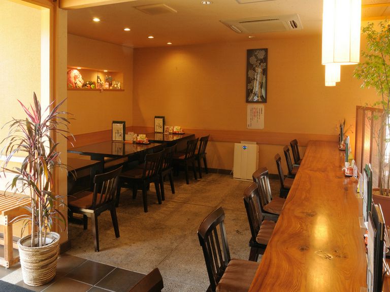 女性向きのシンプルな居心地の良いお店