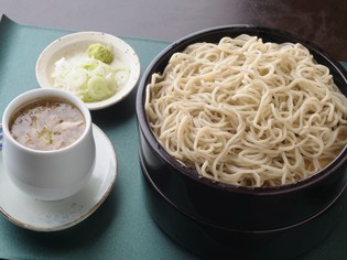 こだわりの器だから味わえる美味しさ『きざみ鴨せいろ』