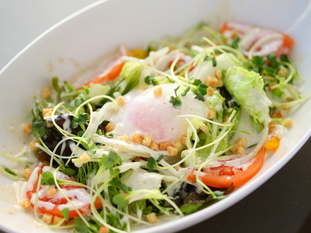 女性客から好評の『シーザーサラダ』