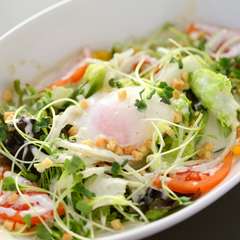 女性客から好評の『シーザーサラダ』