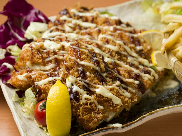 大きさに1度驚き、おいしさに2度驚く『びっくりチキンカツ』