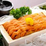 福島を中心とした東北各地の地酒を常時40種類以上ご用意しております！旬の鮮魚や、会津産の馬刺しなど酒に合う料理を取り揃えております。飲み放題付宴会コースは4200円～ございます。